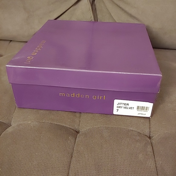 Madden Girl grey velvet platform booties! - Picture 6 of 6